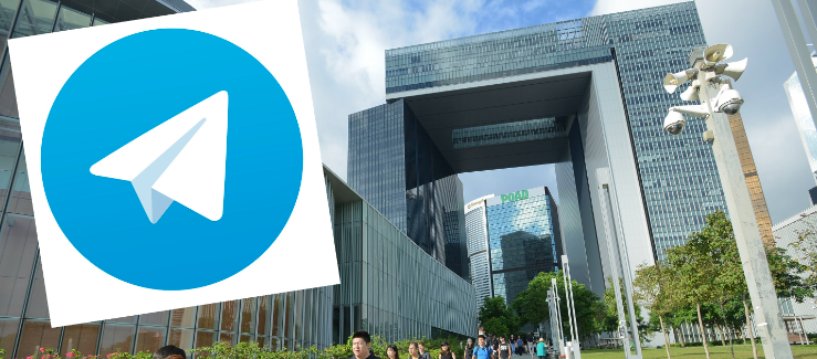 How can the database accurately collect active Facebook users?